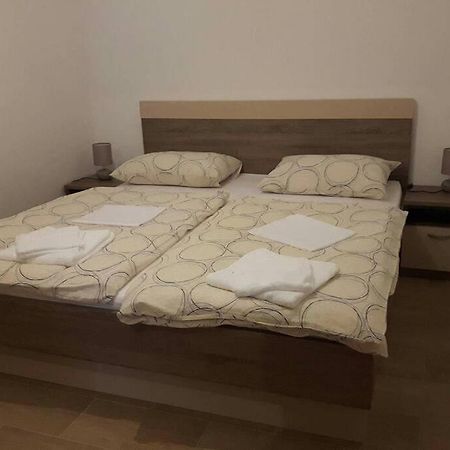 Apartman Jercic Apartment Dugi Rat Exterior photo