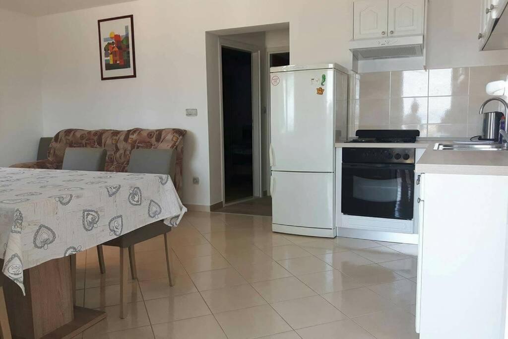 Apartman Jercic Apartment Dugi Rat Exterior photo
